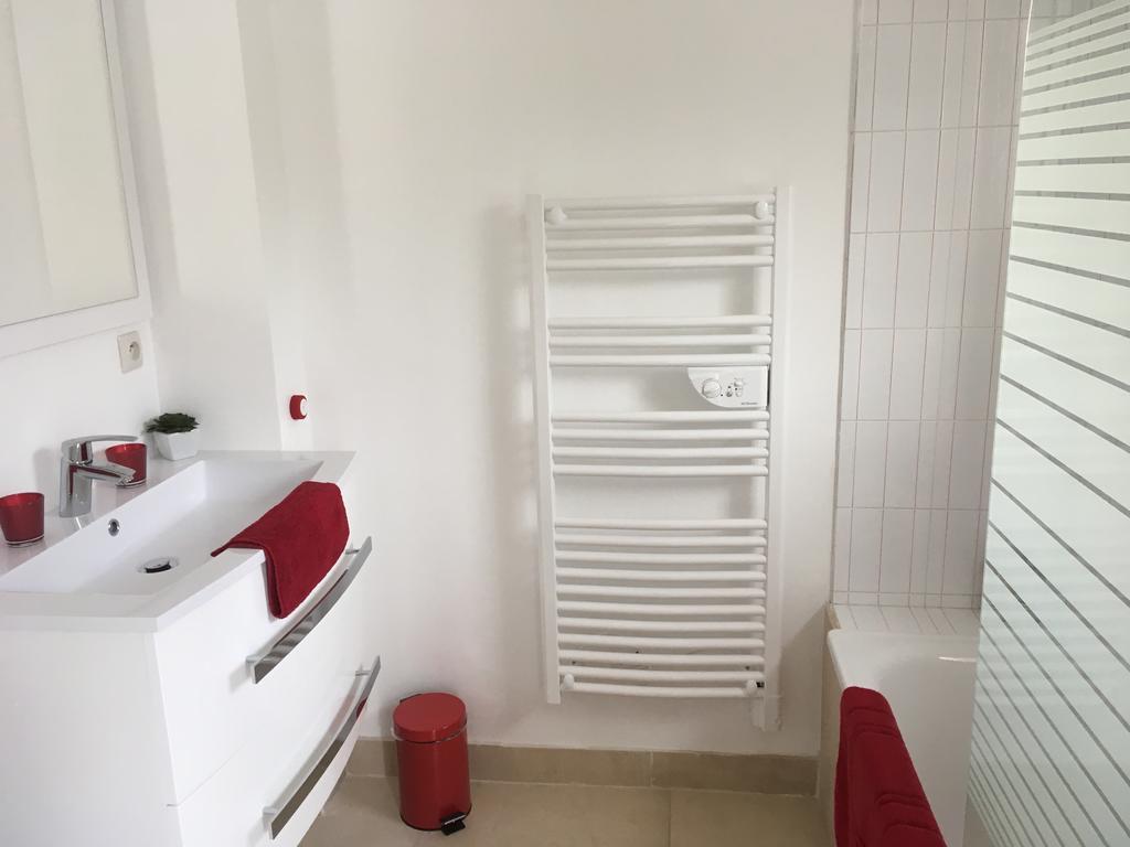 Chambres D'Hotes Des Tours A La Rochelle Ла Рошел Екстериор снимка