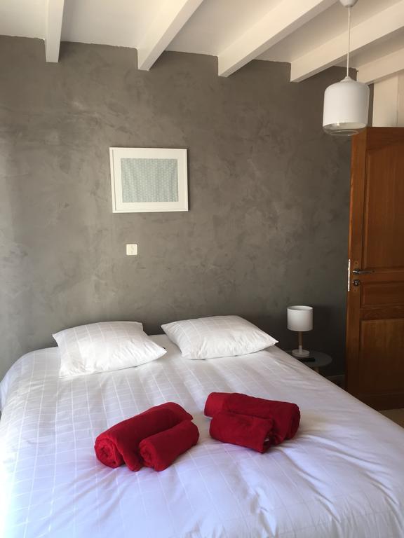 Chambres D'Hotes Des Tours A La Rochelle Ла Рошел Екстериор снимка